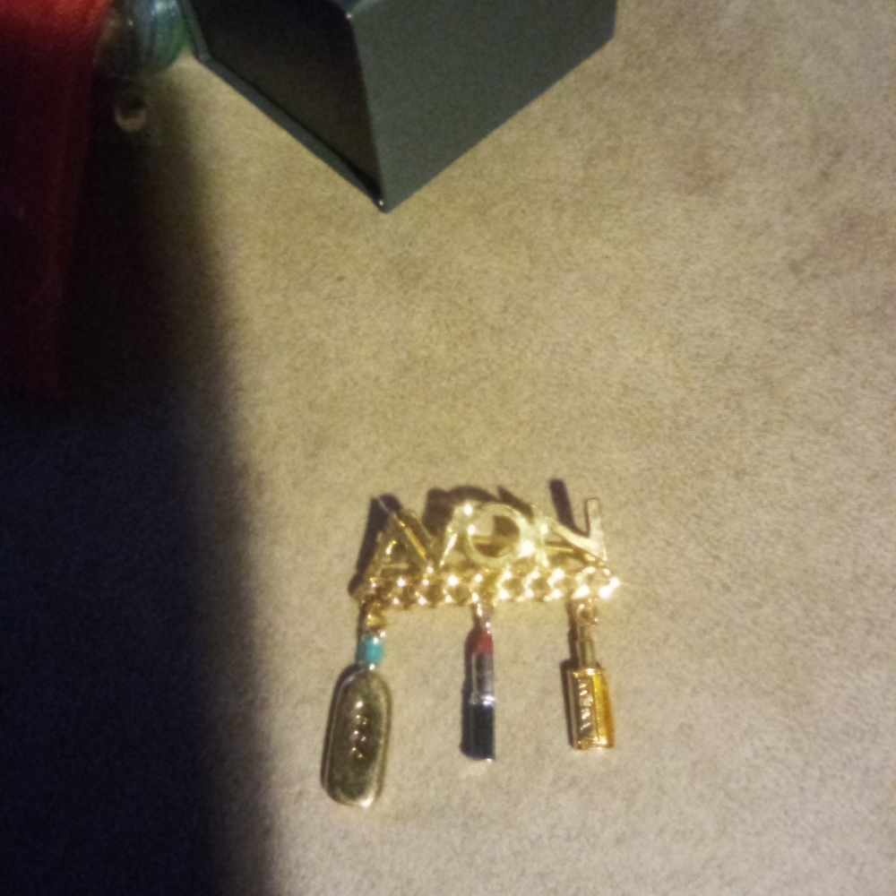 Avon pin